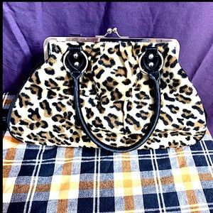 Pinup/Rockabilly LuxDeVille Leopard Kiss Lock Bag